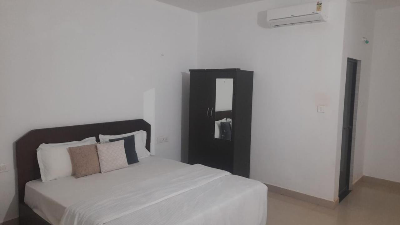 Palolem White House * Canacona